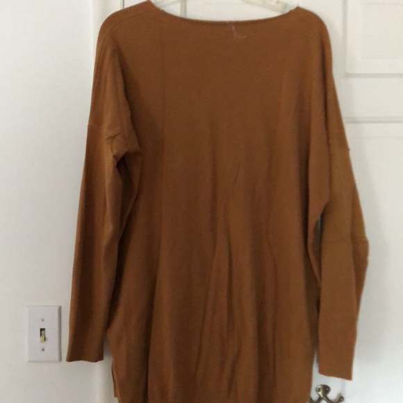 Debut long sleeve V-neck sweater - Picture 6 of 9